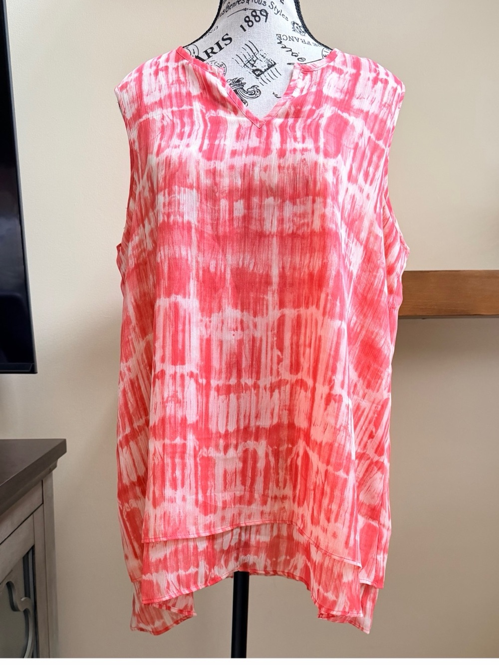 CRISTINA  B Lightweight Flowy Sleeveless Tunic Top Coral Print
